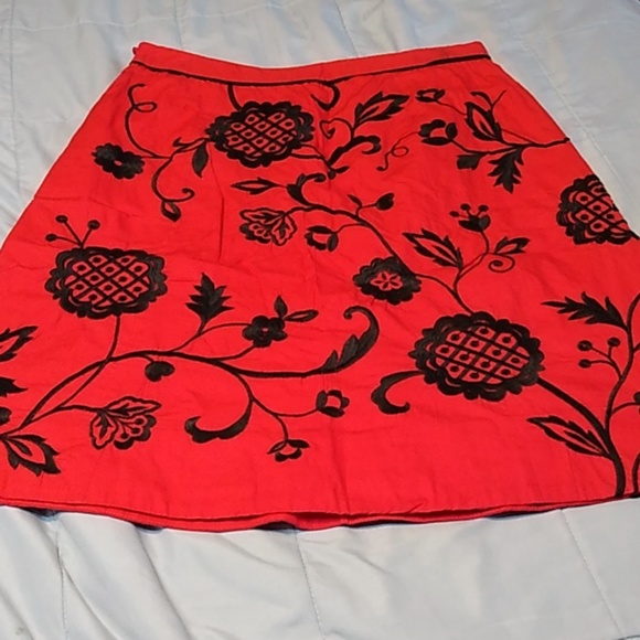 Scott Taylor Petite Skirt Red Black Embroidered 6P - Picture 5 of 8